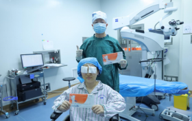 全国首批！深圳华厦眼科贺权副院长为高中教师成功实施EVO+ICL（V5）晶体植入术，开启日夜高清视觉